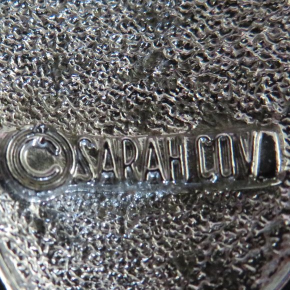 Sarah Coventry Silver-tone Strawberry Brooch - Picture 5 of 8